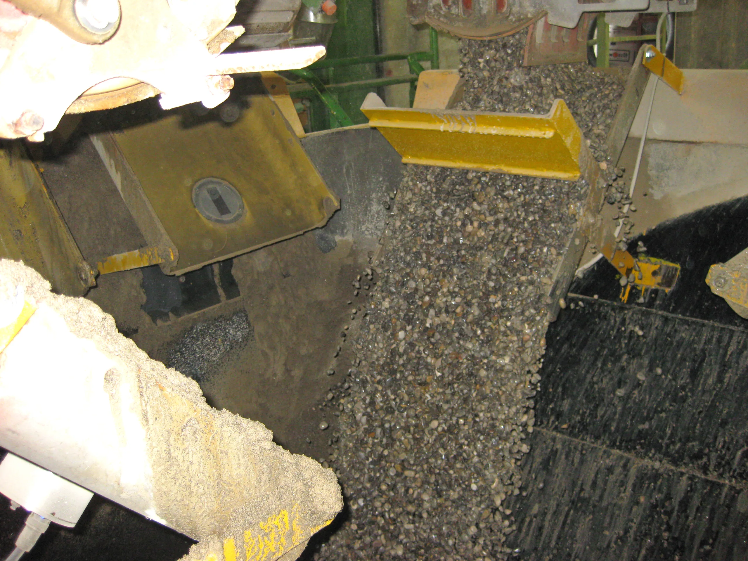 Aggregate moisture probe